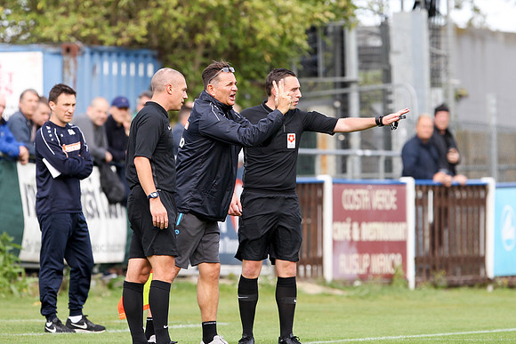 Wealdstone v Havant & Waterlooville - Vanarama National League S