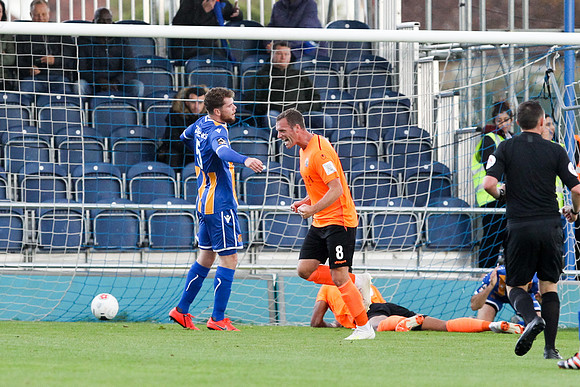 Wealdstone v Havant & Waterlooville - Vanarama National League S
